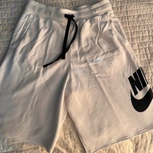 Men’s small Nike shorts